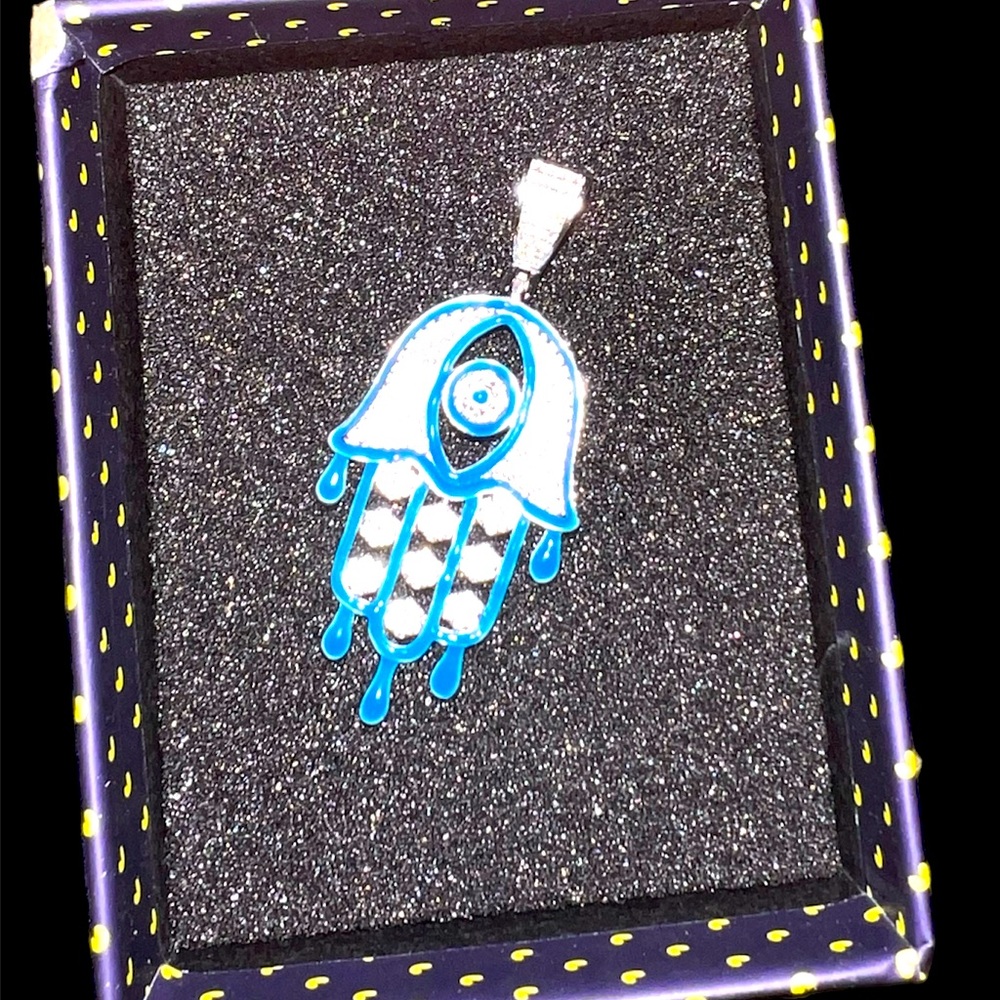 SWARVORSKI CHRYSTAL 925 STERLING SILVER HAMSA HAND GLOW IN THE DARK PENDANT NWT